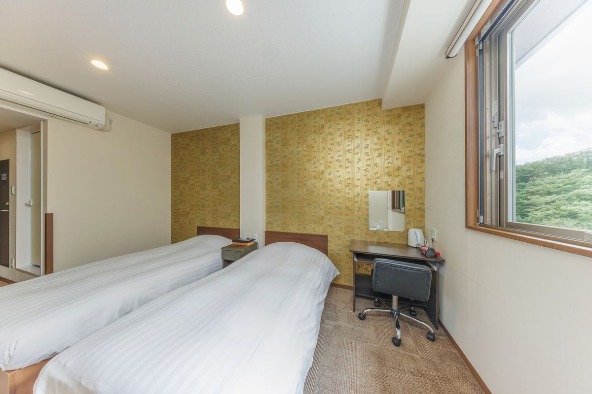 ツインルームの室内